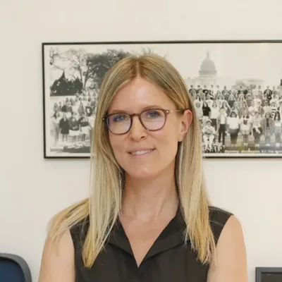 Elif Özmenek Çarmıklı